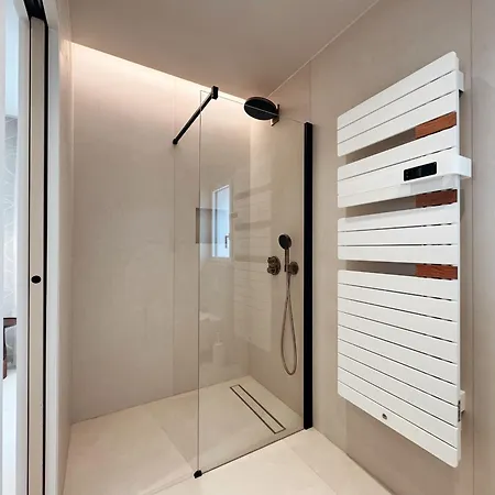 La Corniche Pieds Dans L Eau * Les Issambres