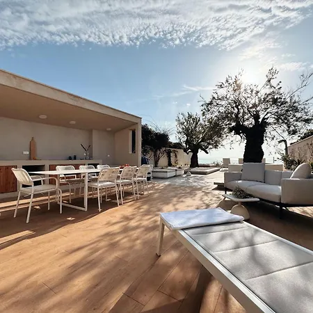 La Corniche Pieds Dans L Eau Villa