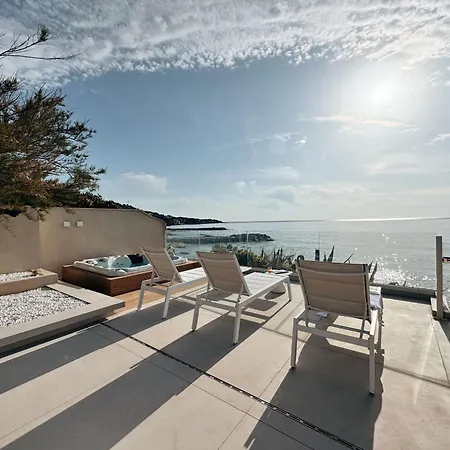 Villa La Corniche Pieds Dans L Eau