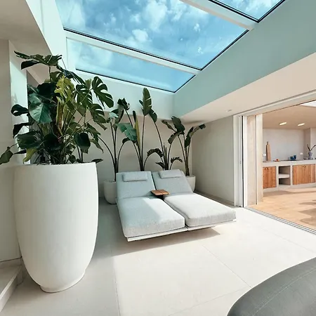 La Corniche Pieds Dans L Eau Villa